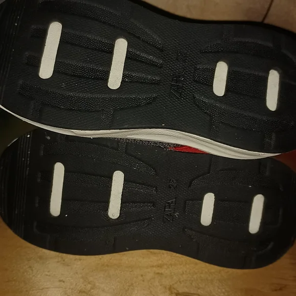 Zara x Disney Baby Kids Mickey Mouse High Top Zipper Athletic Shoes 25 EUR/9 US - Picture 5 of 5